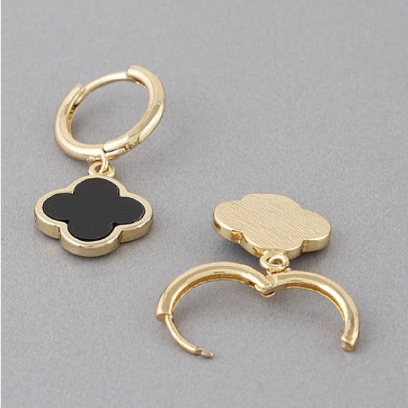 #40 Clover Drop Earrings - Picture 2 of 3